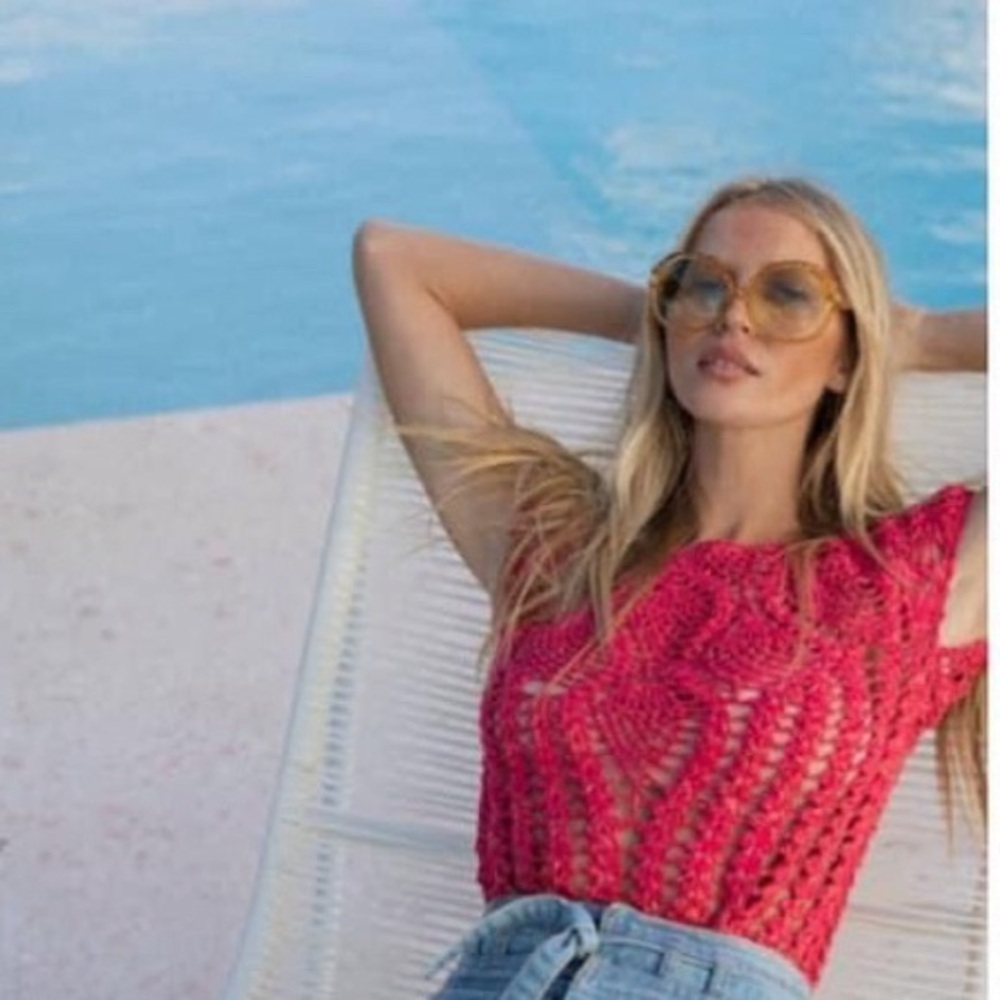 Chasing Unicorns Waiting on a Friend Crochet Top Size M